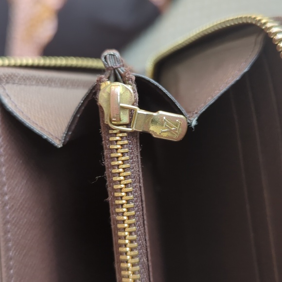 ⚡ FLASH SALE - Louis Vuitton Damier Ebene Zippy Wallet - Picture 11 of 17